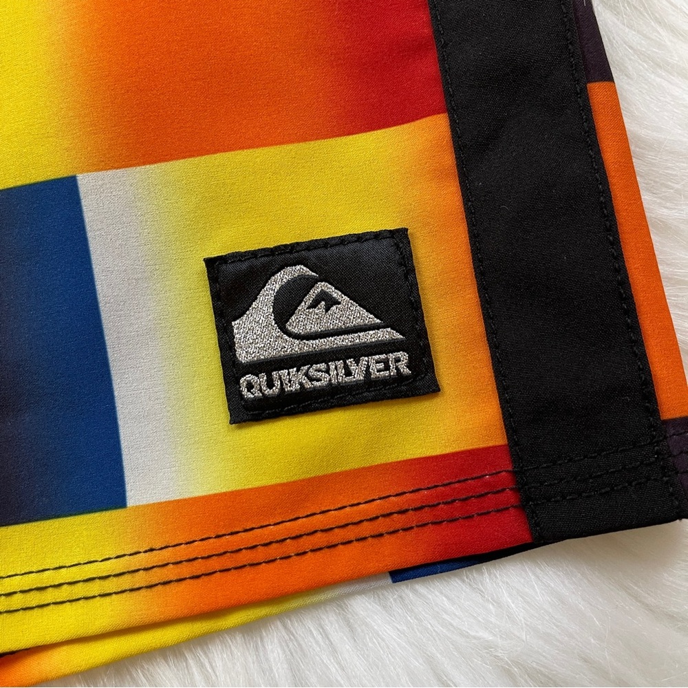 Quiksilver Checkered Board Shorts Men’s Size 36 - Picture 4 of 12